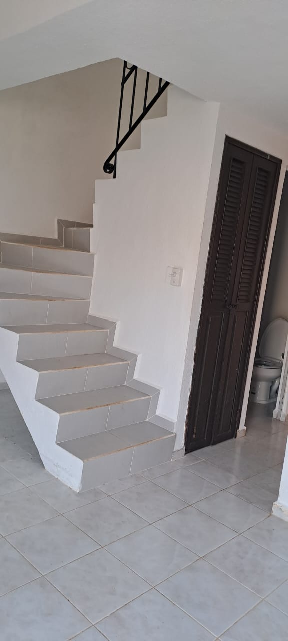 CASA EN RENTA PORTO ALEGRE - Av. Las Torres/Kabah  - Imagen 7