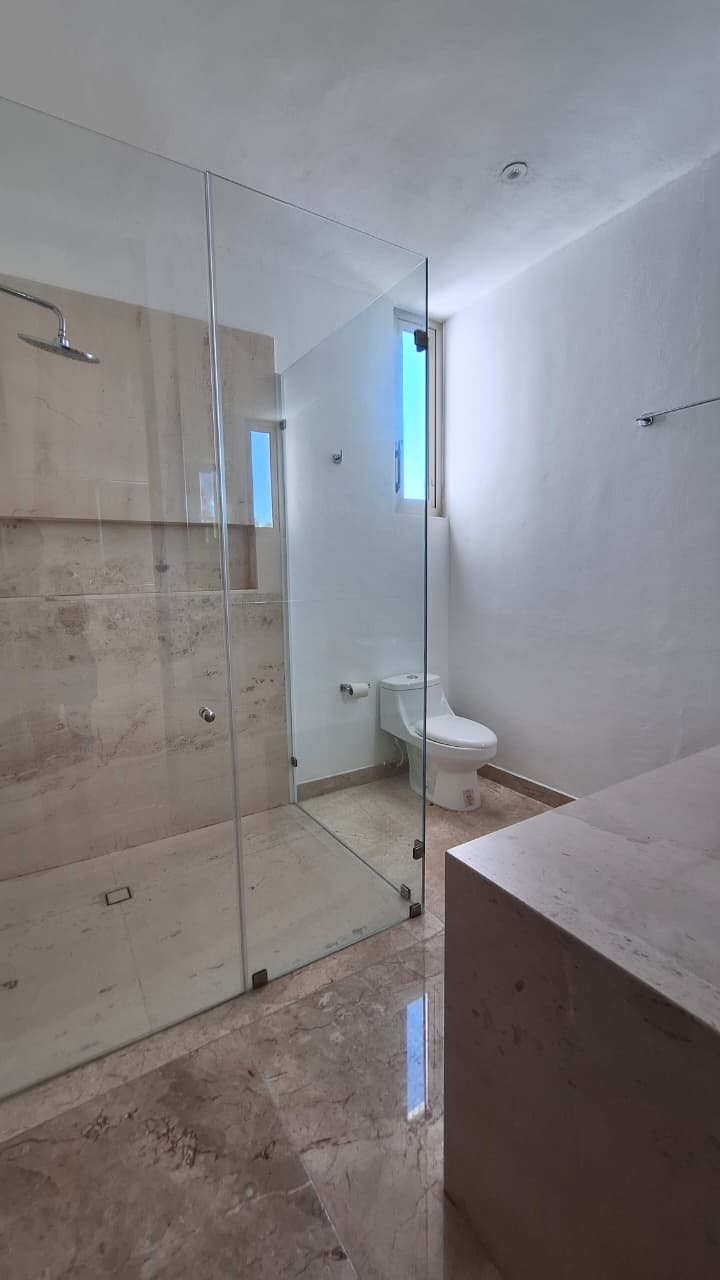 CASA EN RENTA O VENTA RESIDENCIAL ISLA DORADA CANCUN ZONA HOTELERA - Imagen 4